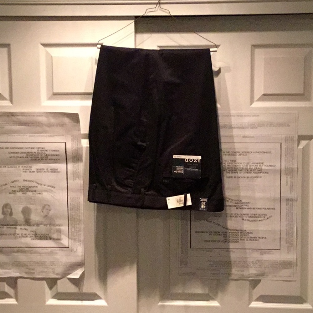 Mens IZOD black khaki pants